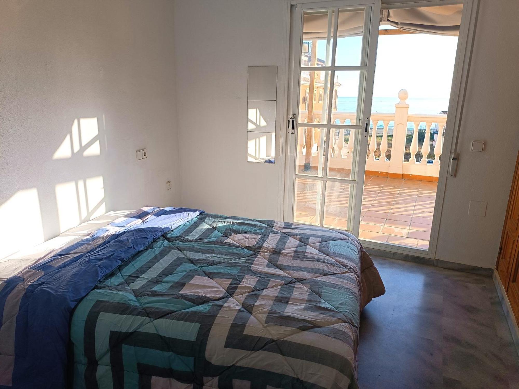 Lovely Penthouse In Front Of The Beach With Free Parking Malaga Exterior photo