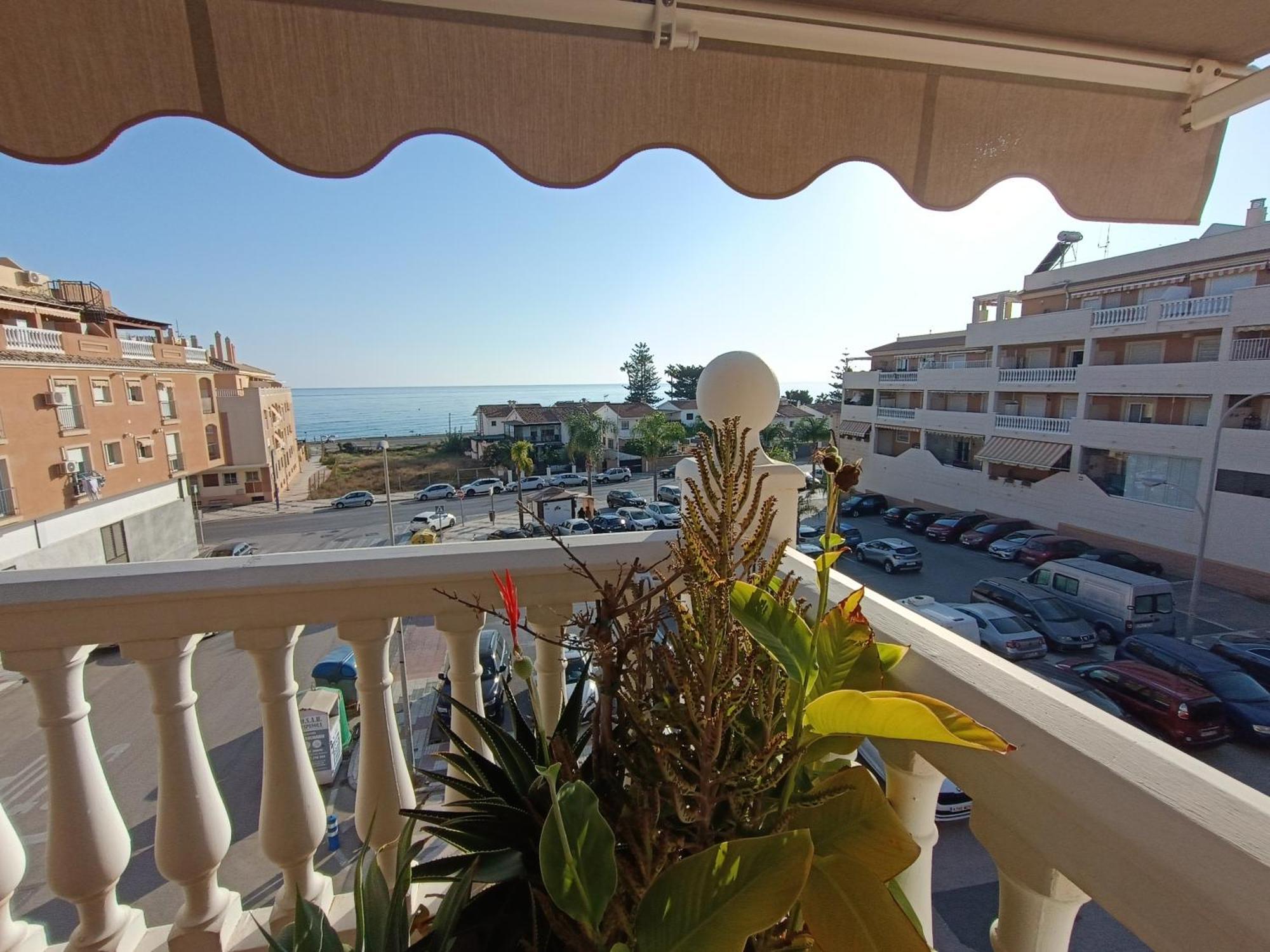 Lovely Penthouse In Front Of The Beach With Free Parking Malaga Exterior photo